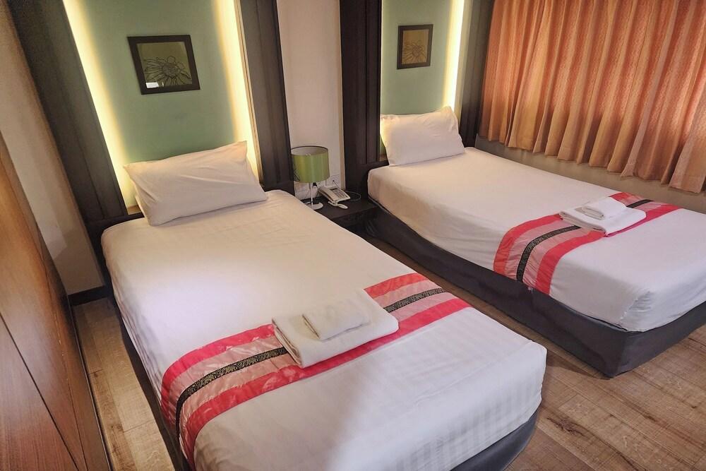 Suan Sunandha Palace Hotel - Tap to explore photos