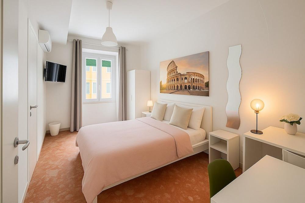 Colosseo Rooms Room Type - Premier Double Room