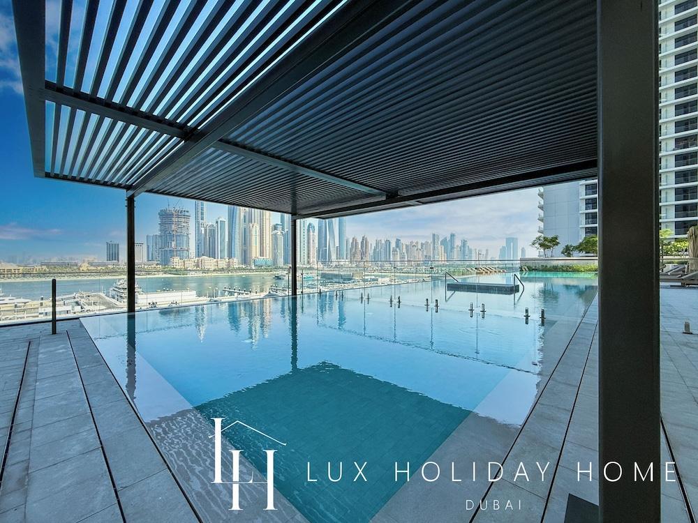 LUX The Palace Beach Suite - Tap to explore photos