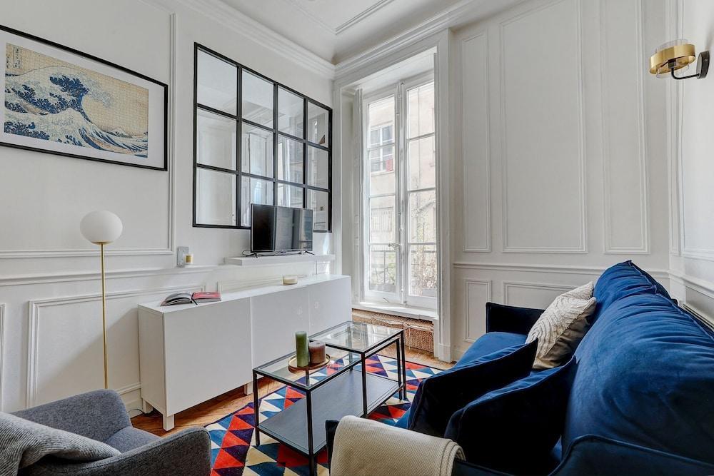 Chic 1BR Flat - Le Marais Charm - Tap to explore photos