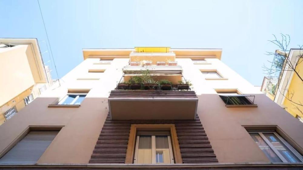 Domus Ferruccio - Tap to explore photos