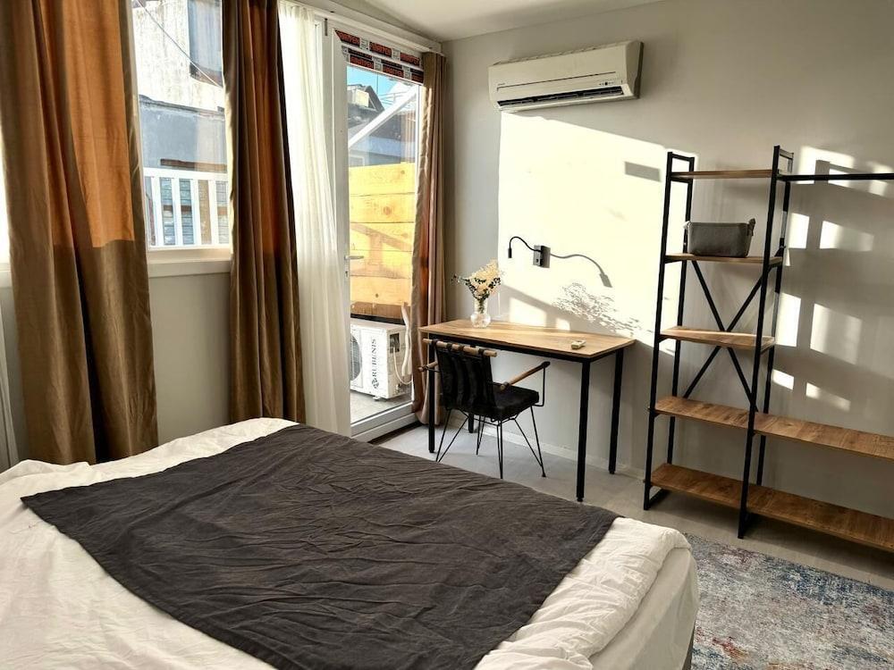 Digital Nomad House Room Type - Design Studio Suite