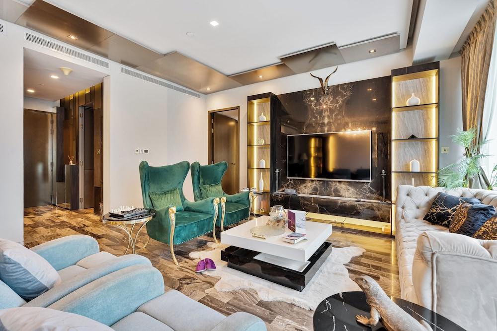 High End Luxury Stay with Full Palm Jumeirah View - Tap to explore photos