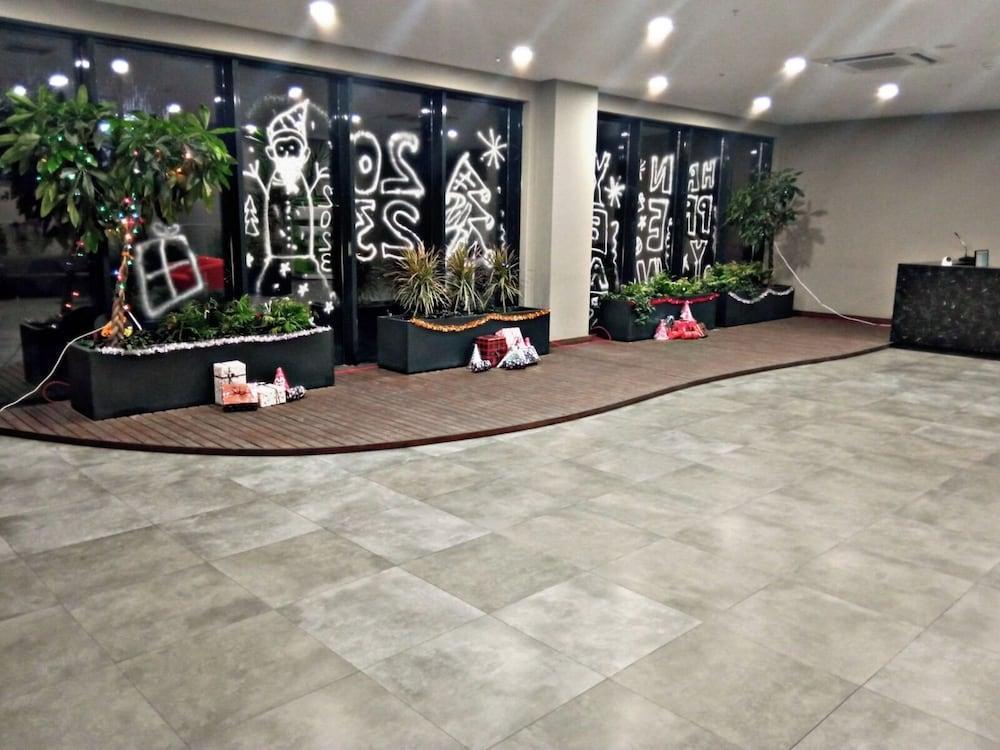 lUX Residence on High Floor 03
