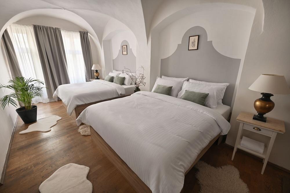 U Suteru Boutique Hotel Room Type - Deluxe Quadruple Room
