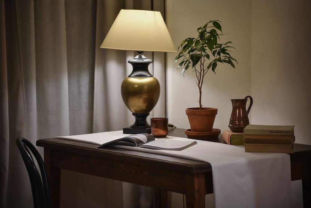U Suteru Boutique Hotel - Tap to explore photos