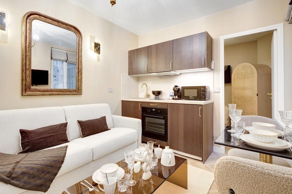 Maison Belleville Room Type - Comfort Apartment, Non Smoking, Kitchenette
