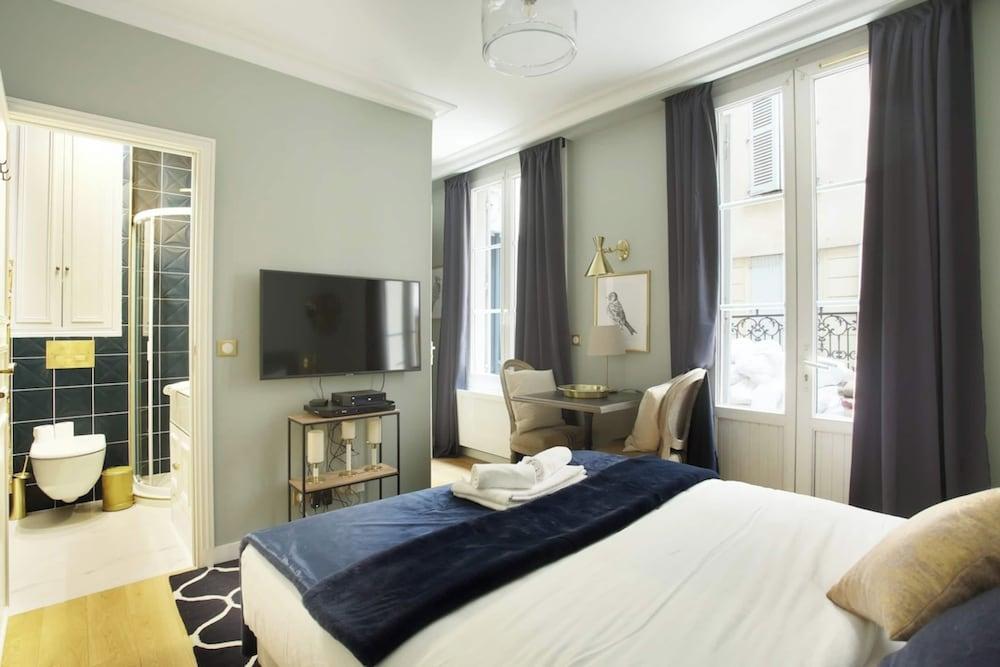 Elegant Studio With AC Center of Paris - Opera - Tap to explore photos