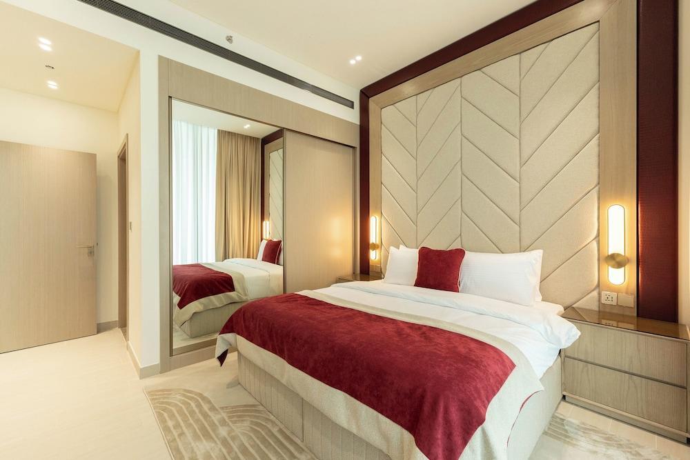 Premium JVC Apartment w Private Pool