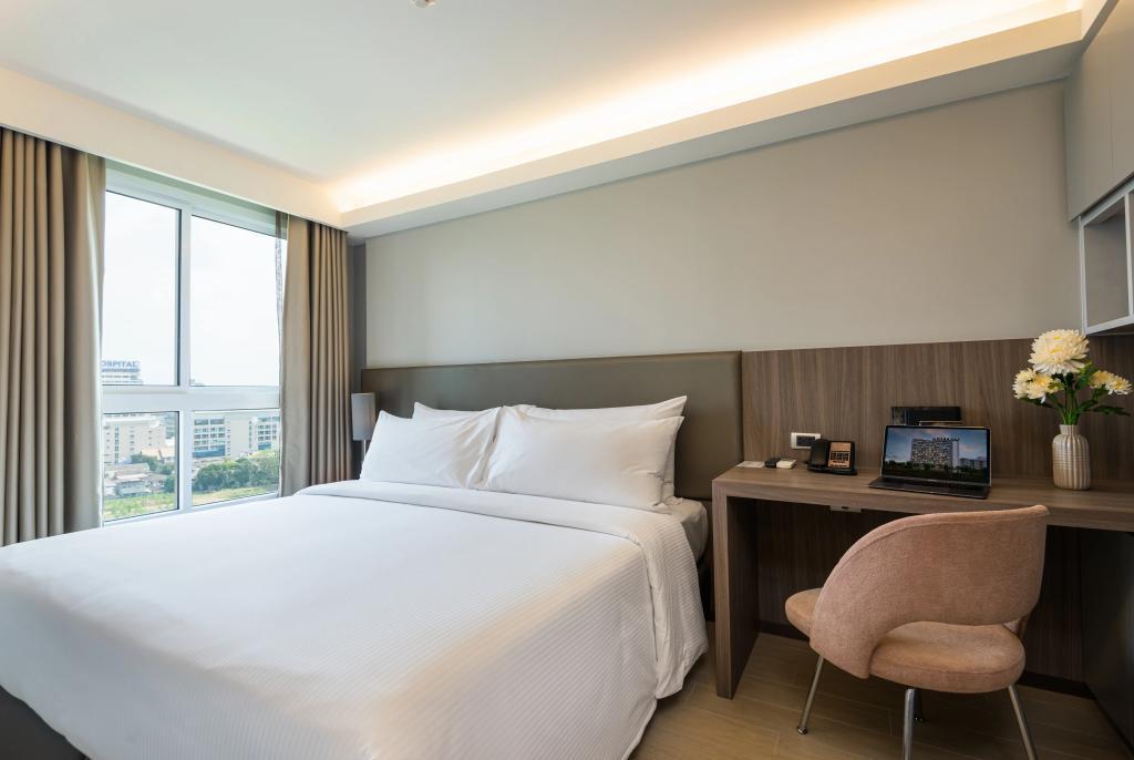 Maitria Hotel Rama 9 Bangkok - Tap to explore photos