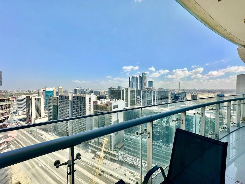 Elegant 1BR with Downtown & Burj Views Room Type - Deluxe Apartment, City View