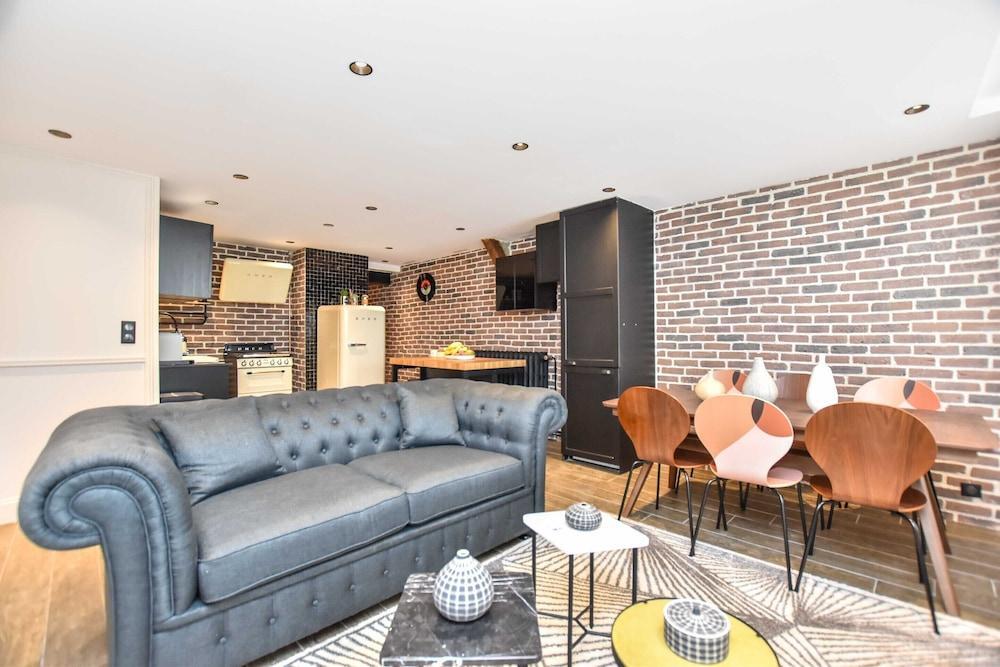 Charming 3BR Apt- Montorgueil / Rapublique - Tap to explore photos