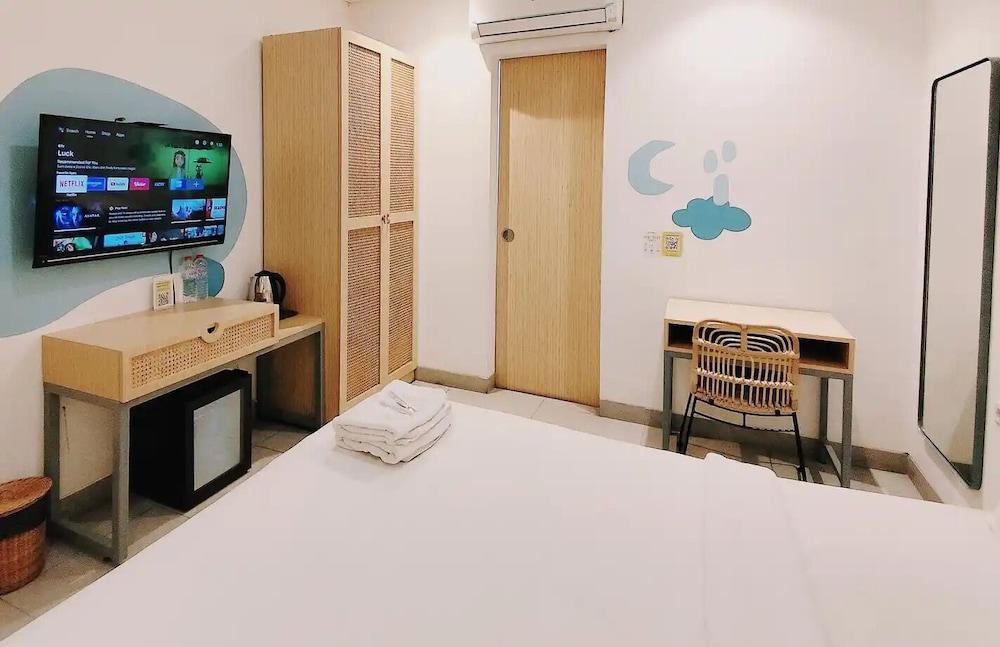 Hotel Sanctuary Slipi Room Type - Superior Double Room, Non Smoking