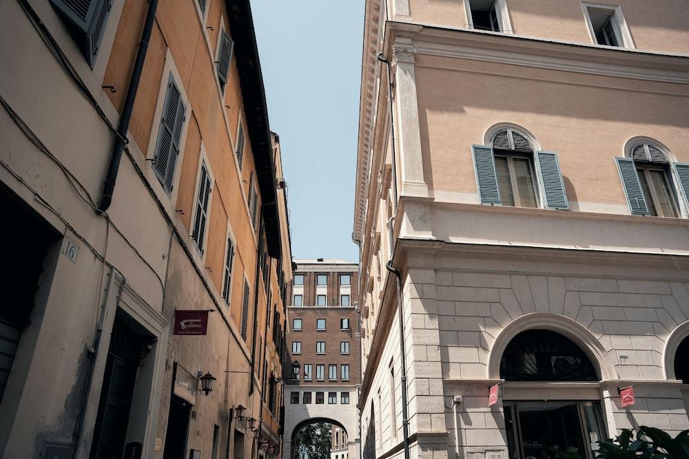 Casa Mia Navona - Tap to explore photos