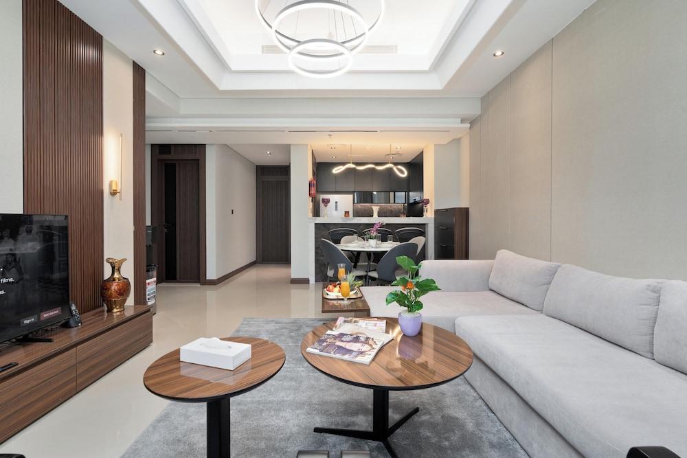 Samaya Holiday Homes Dubai Luxury Suites - Tap to explore photos