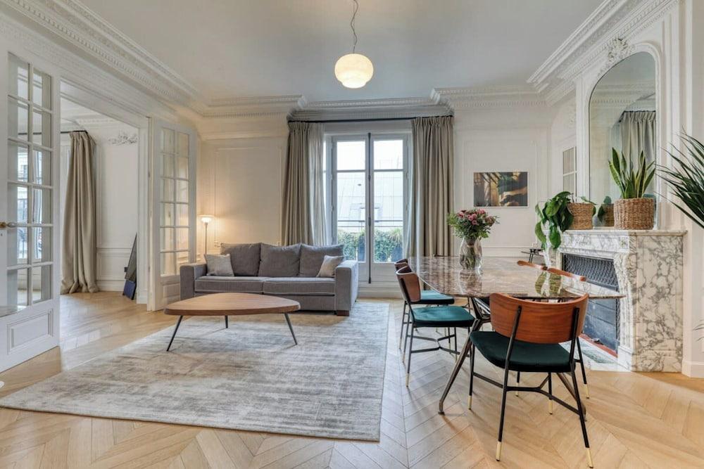 Wonderful AC Apartment Terrace Madeleine Opera - Tap to explore photos