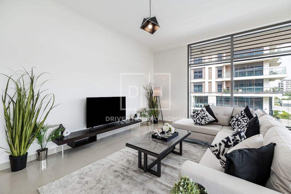 Corner Unit Mulberry Dubai Hills Estate - Tap to explore photos