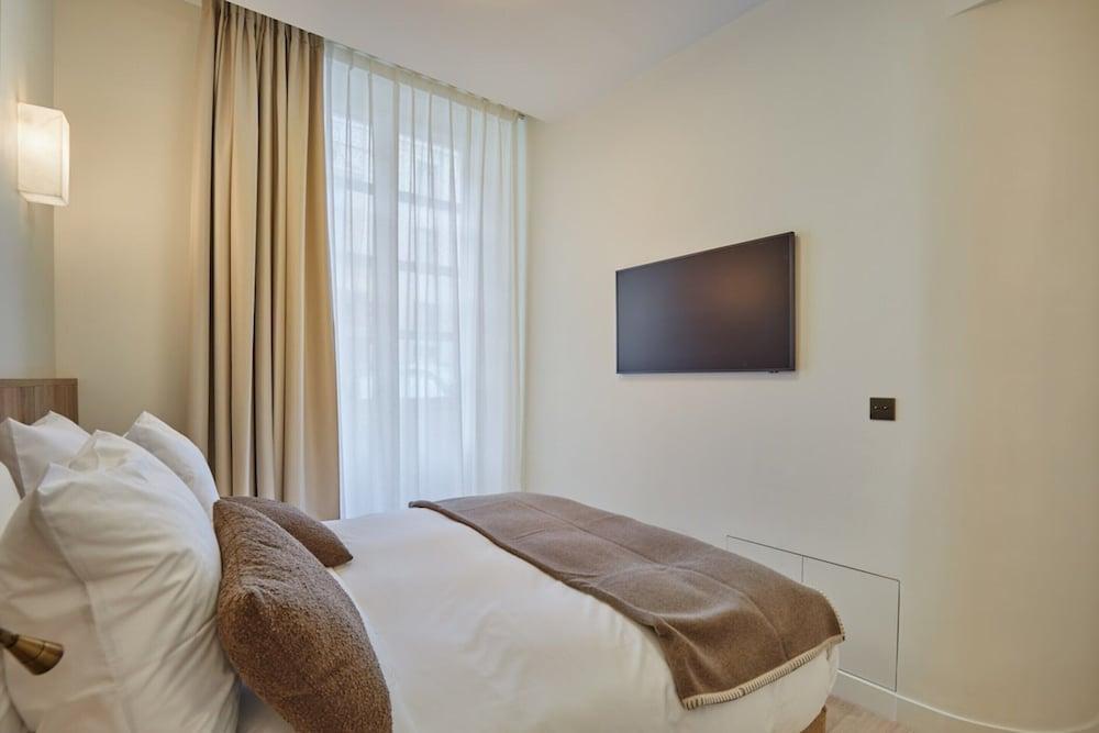 Sublime new Apartment Louvre Palais Royal - Tap to explore photos