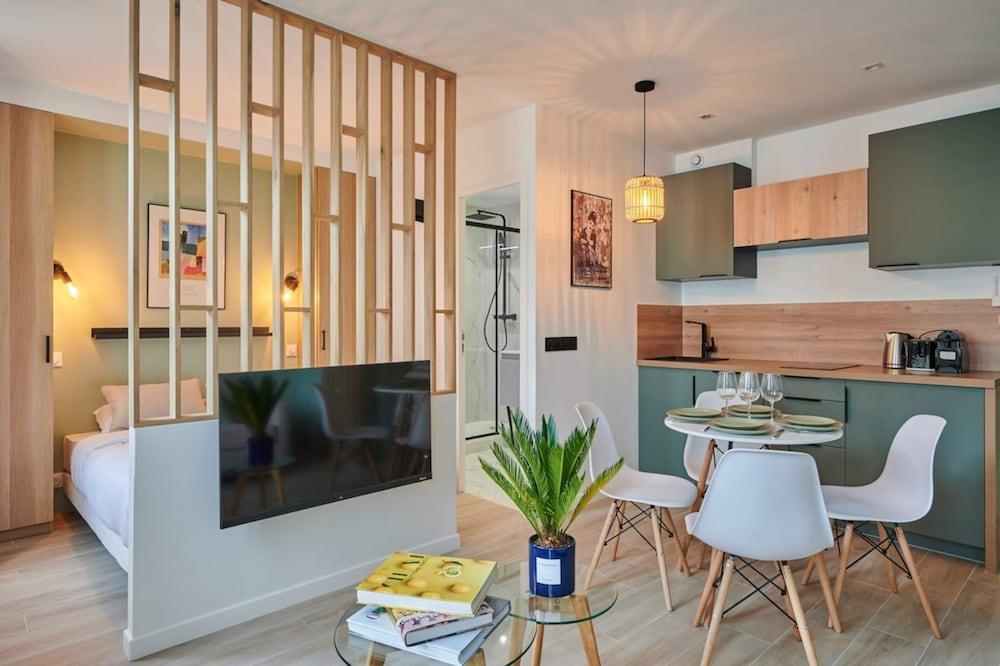 Studio Center of Paris in Montorgueil - Tap to explore photos