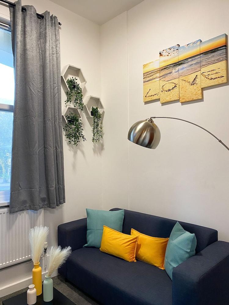 Modern Studios Malvern Road Room Type - Standard Studio