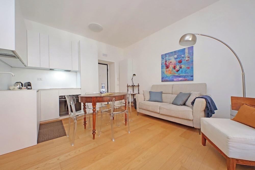 YCH Delightful flat near San Giovanni - Tap to explore photos