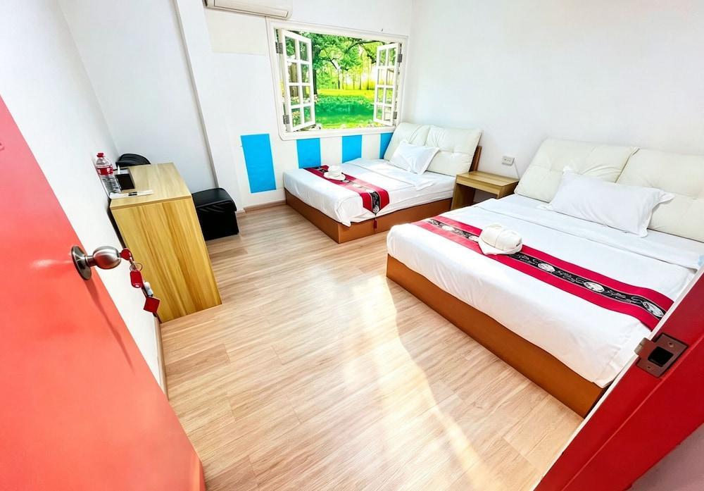 BG PROSPER HOSTEL Room Type - Basic Twin Room