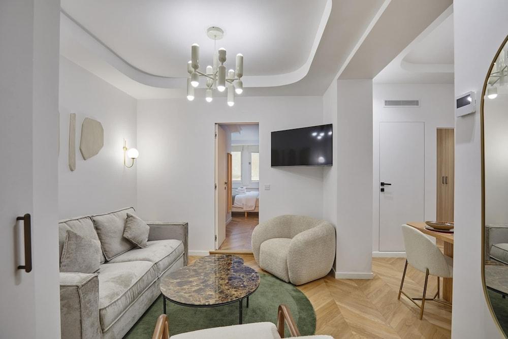 Apartment With AC Front Montparnasse Tower - Tap to explore photos