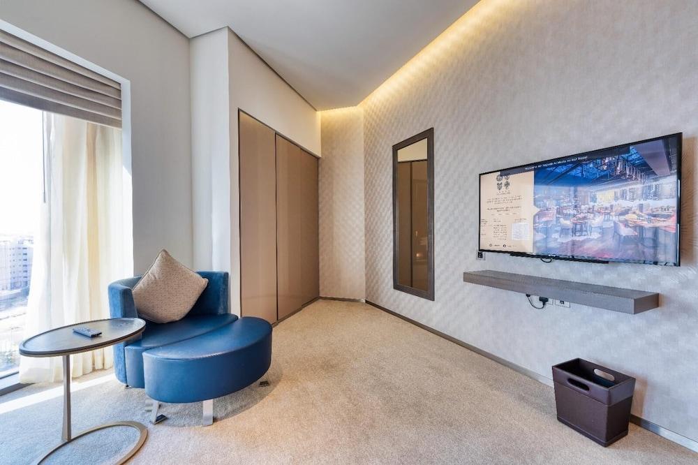 Hyatt Regency Creek Residence Studio - Tap to explore photos