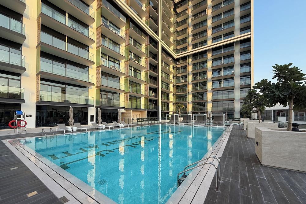 Cozy 1BR in Binghatti Emerald Room Type - Apartment, Balcony, City View