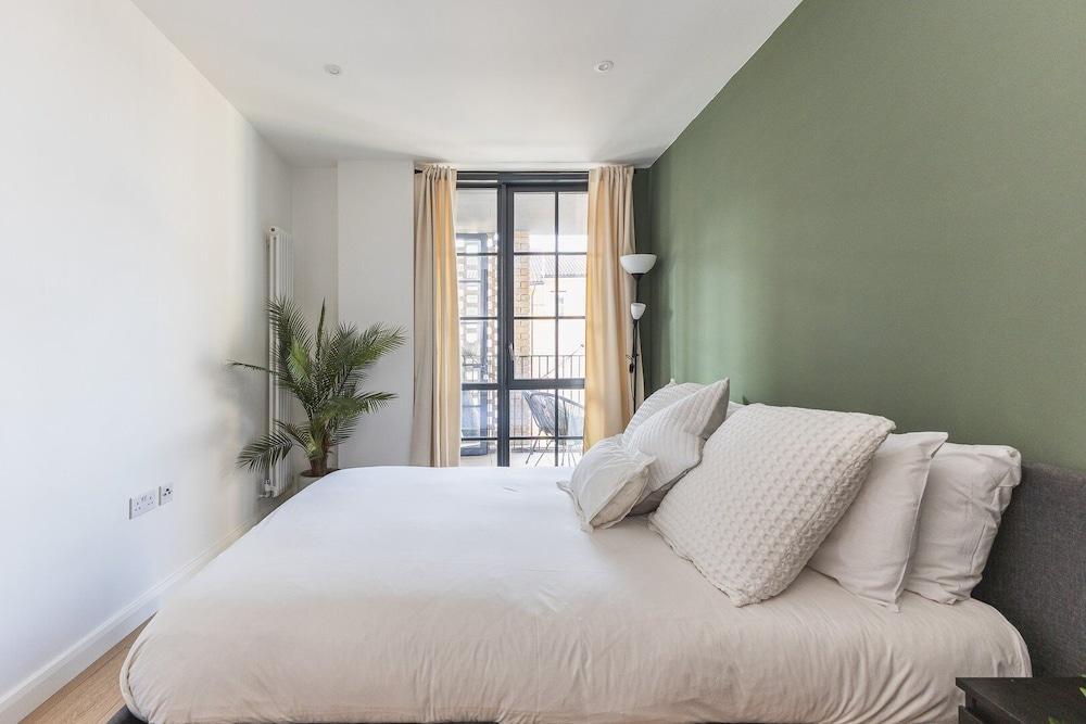 Stylish Hackney Wick Apartment With Terrace