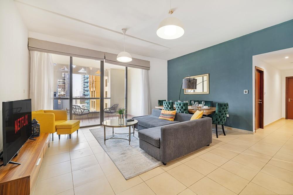 Elegant 1Br Apart With Beach Access In Dubai Creek - Tap to explore photos