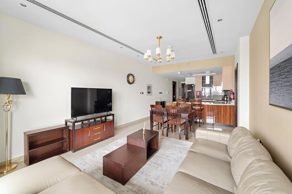 Elite Downtown Residences - Tap to explore photos