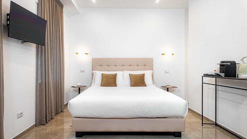 Aura Vatican Suite Room Type - Luxury Double Room