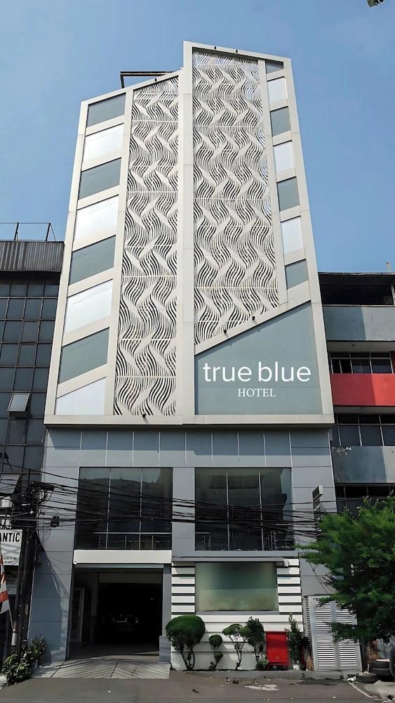True Blue Hotel Mangga Besar Jakarta - Tap to explore photos