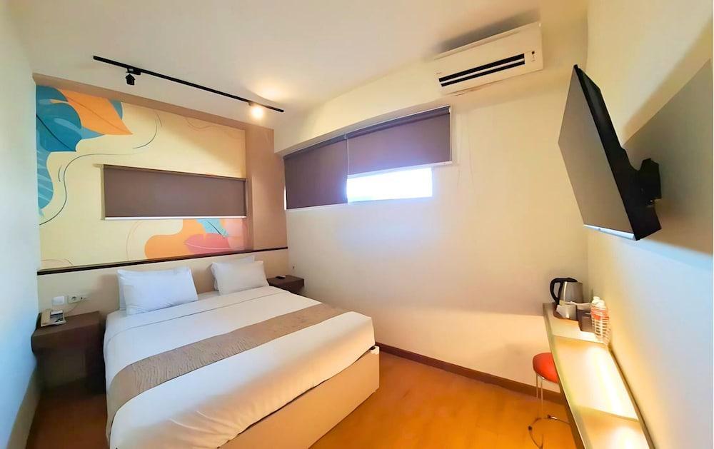 True Blue Hotel Mangga Besar Jakarta Room Type - Superior Double Room