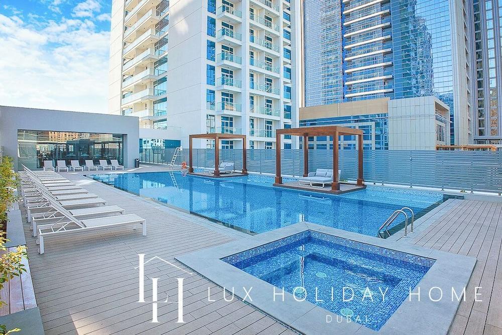 LUX The Ultimate Marina View Suite - Tap to explore photos
