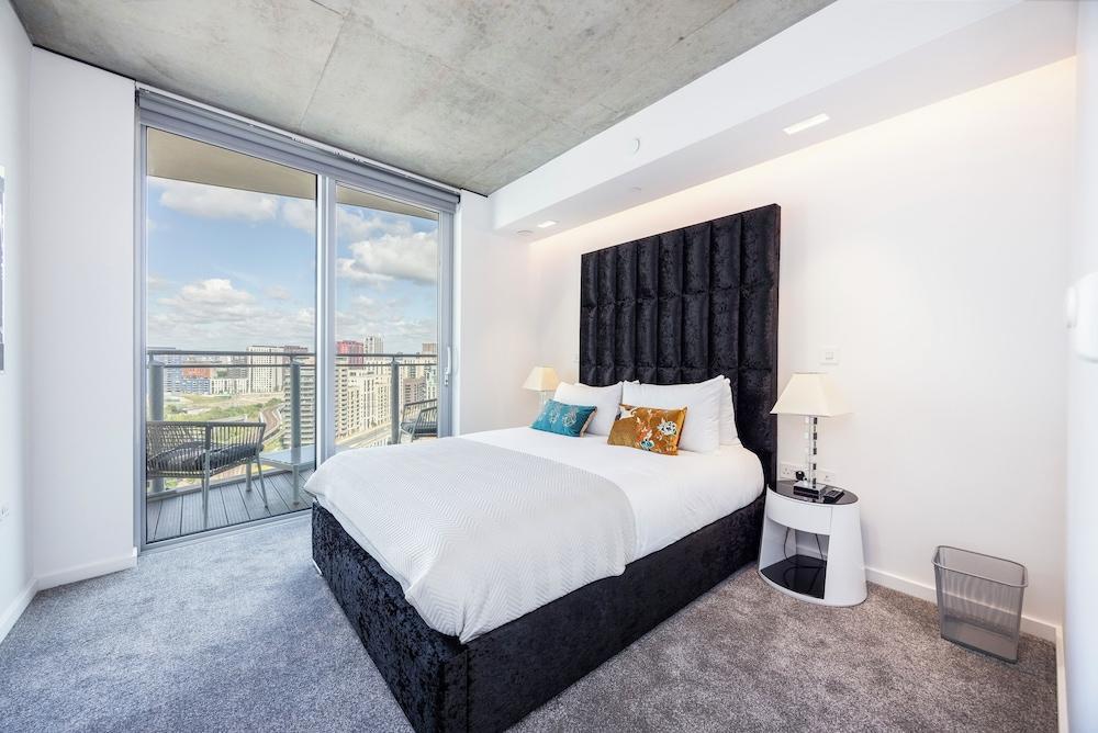 Koks Heights Executive One Bed Apartment - Tap to explore photos