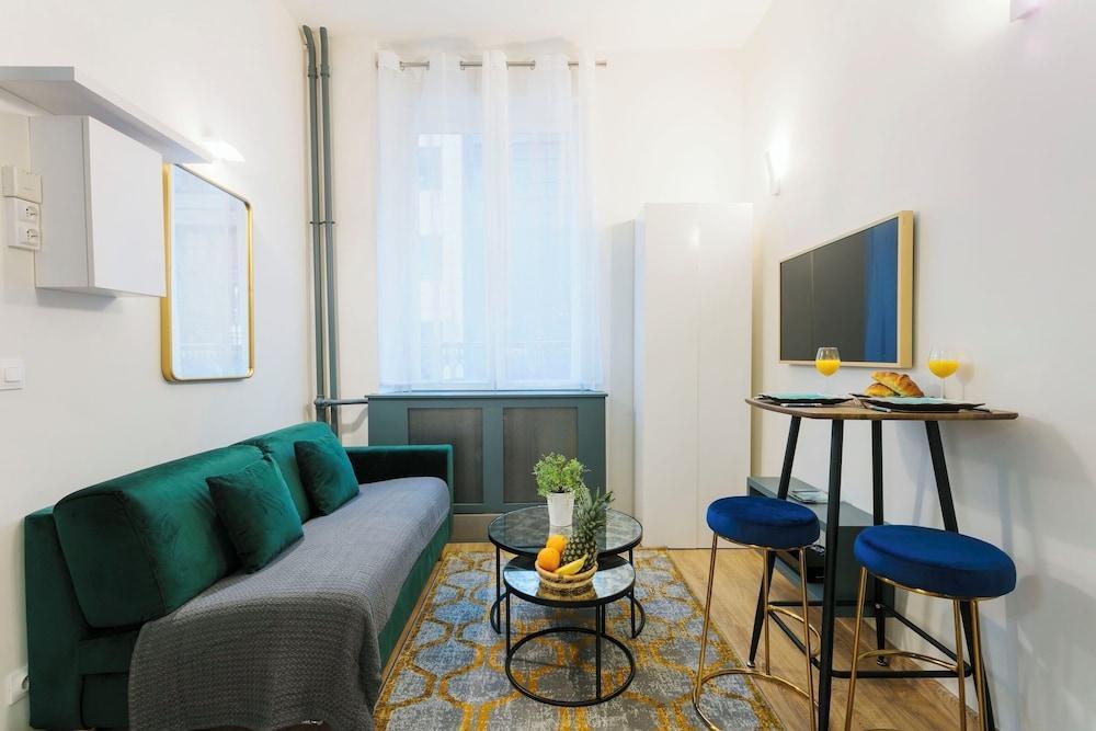 Charming Studio Near Madeleine Room Type - City Studio, 1 Queen Bed with Sofa bed, Non Smoking, City View Charming Studio Near Madeleine Room Type - City Studio, 1 Queen Bed with Sofa bed, Non Smoking, City View