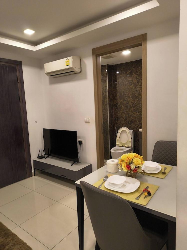 Luxurious Pattaya Apartment With Pool Access - Tap to explore photos