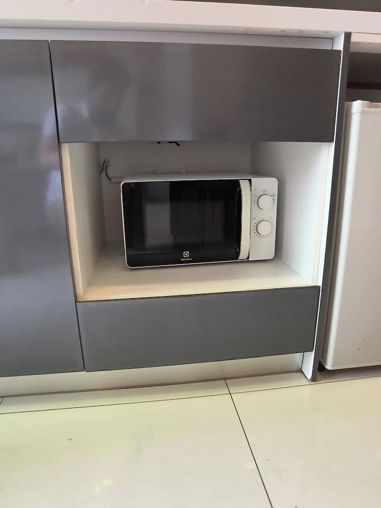 Luxurious Pattaya Apartment With Pool Access - Tap to explore photos