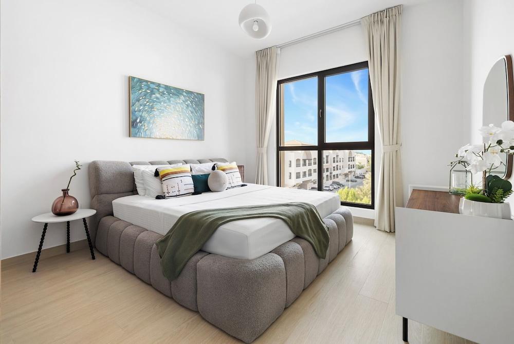 Stylish 1BR with Burj Al Arab View
