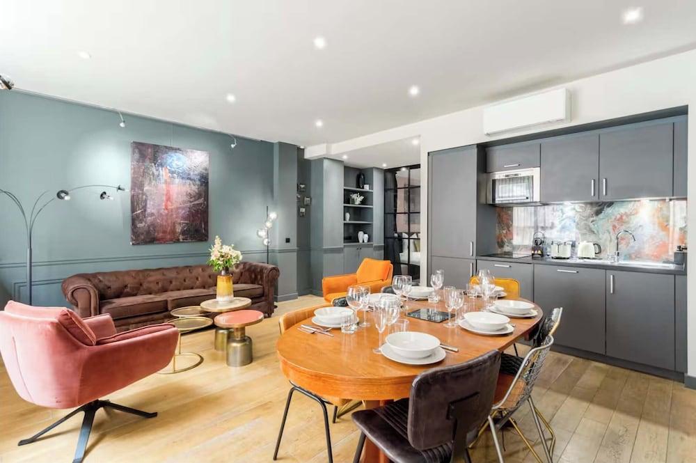 Place des Vosges, Apartment With Air Conditioning - Tap to explore photos