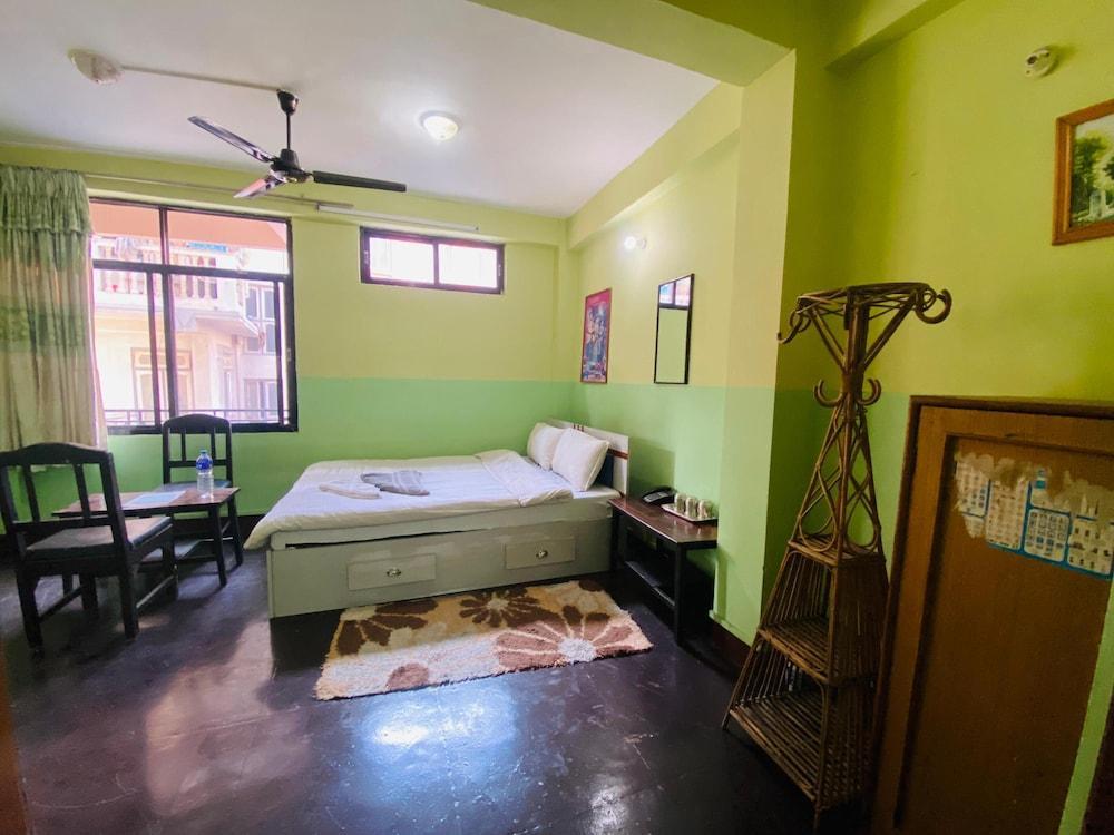 Three Peaks Inn Room Type - Basic Studio Suite, City View