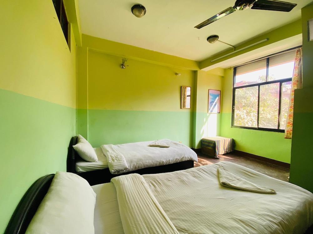 Three Peaks Inn Room Type - Basic Triple Room, City View