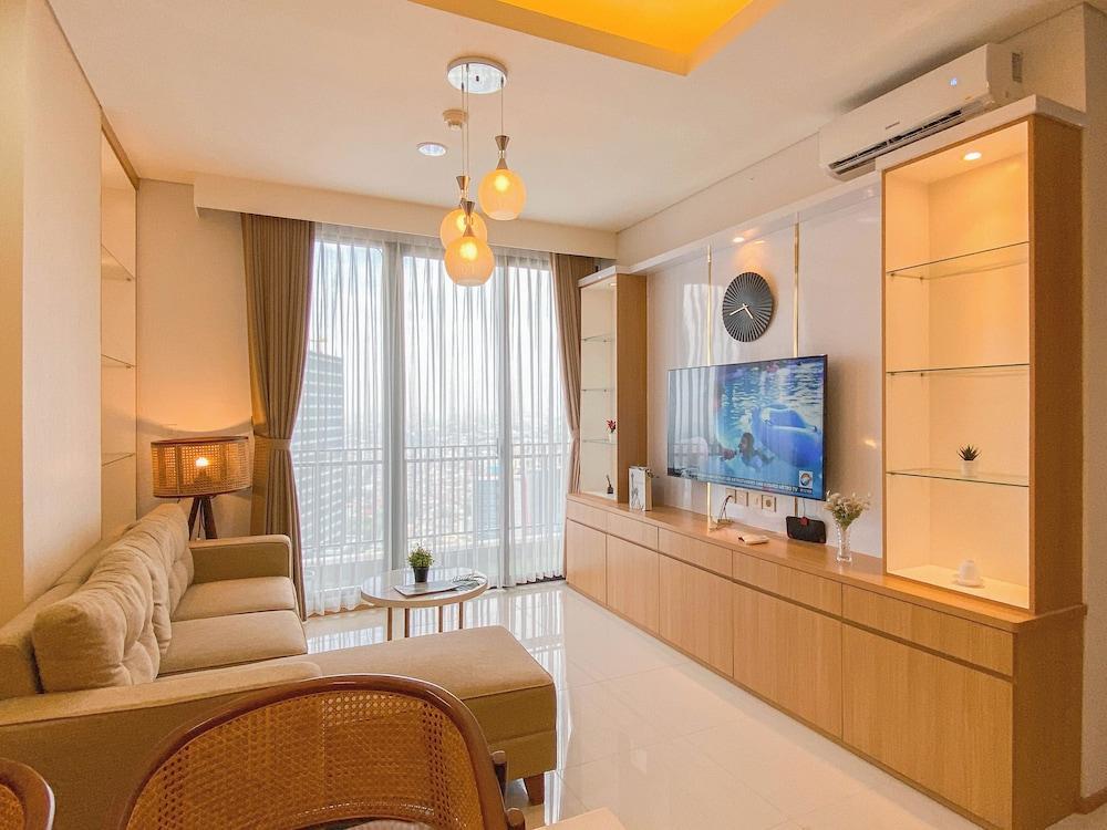 Warm Contemporary 2Br Apartment At Samara Suites - Tap to explore photos