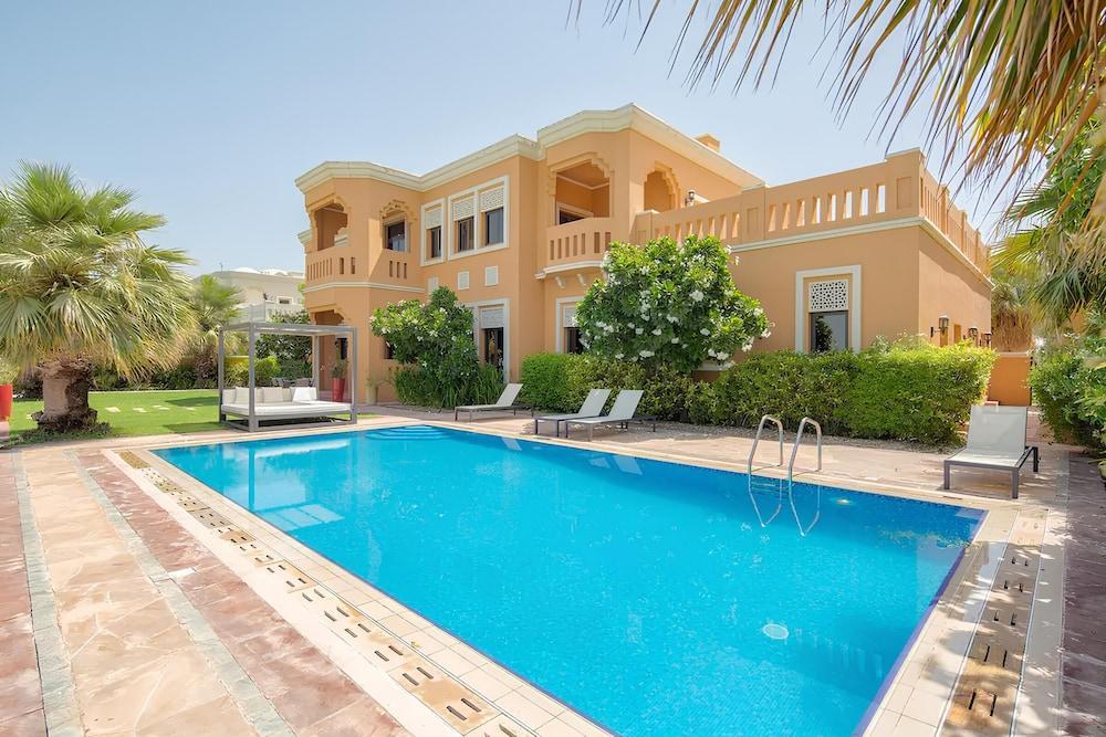 Private Palm Villa - Mint Stay