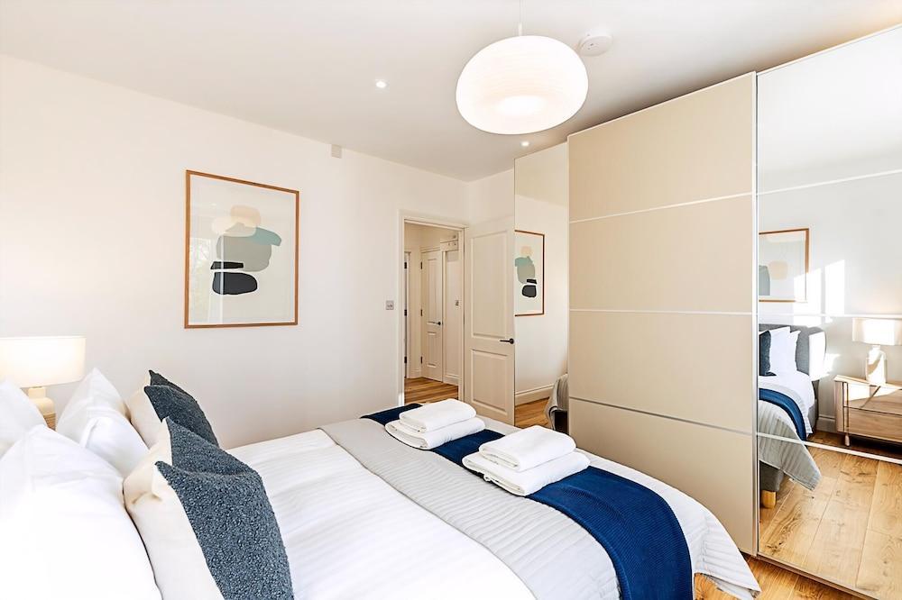 Upscale Serene Getaway - Prime Chelsea Location! - Tap to explore photos