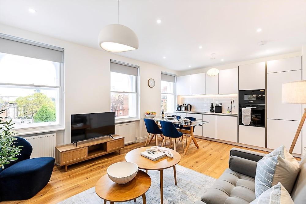 Upscale Serene Getaway - Prime Chelsea Location!