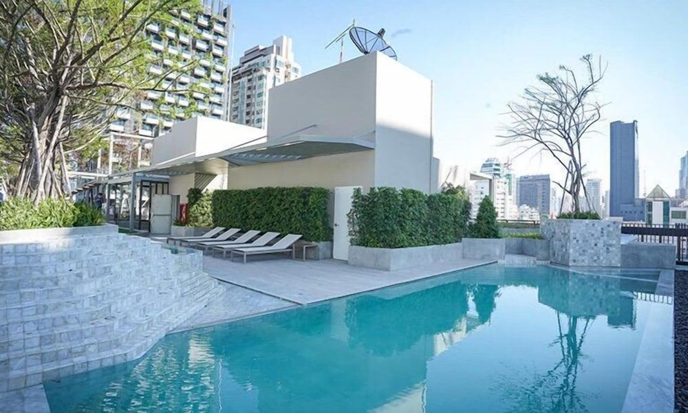 Comfy condo near BTS Asoke - Tap to explore photos
