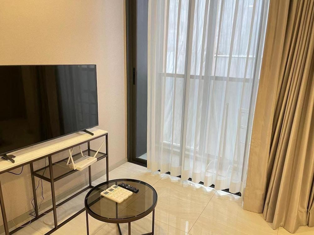 Comfy condo near BTS Asoke - Tap to explore photos